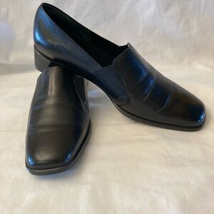Trotters Black Women’s Slip-On Dress Shoes Size 8